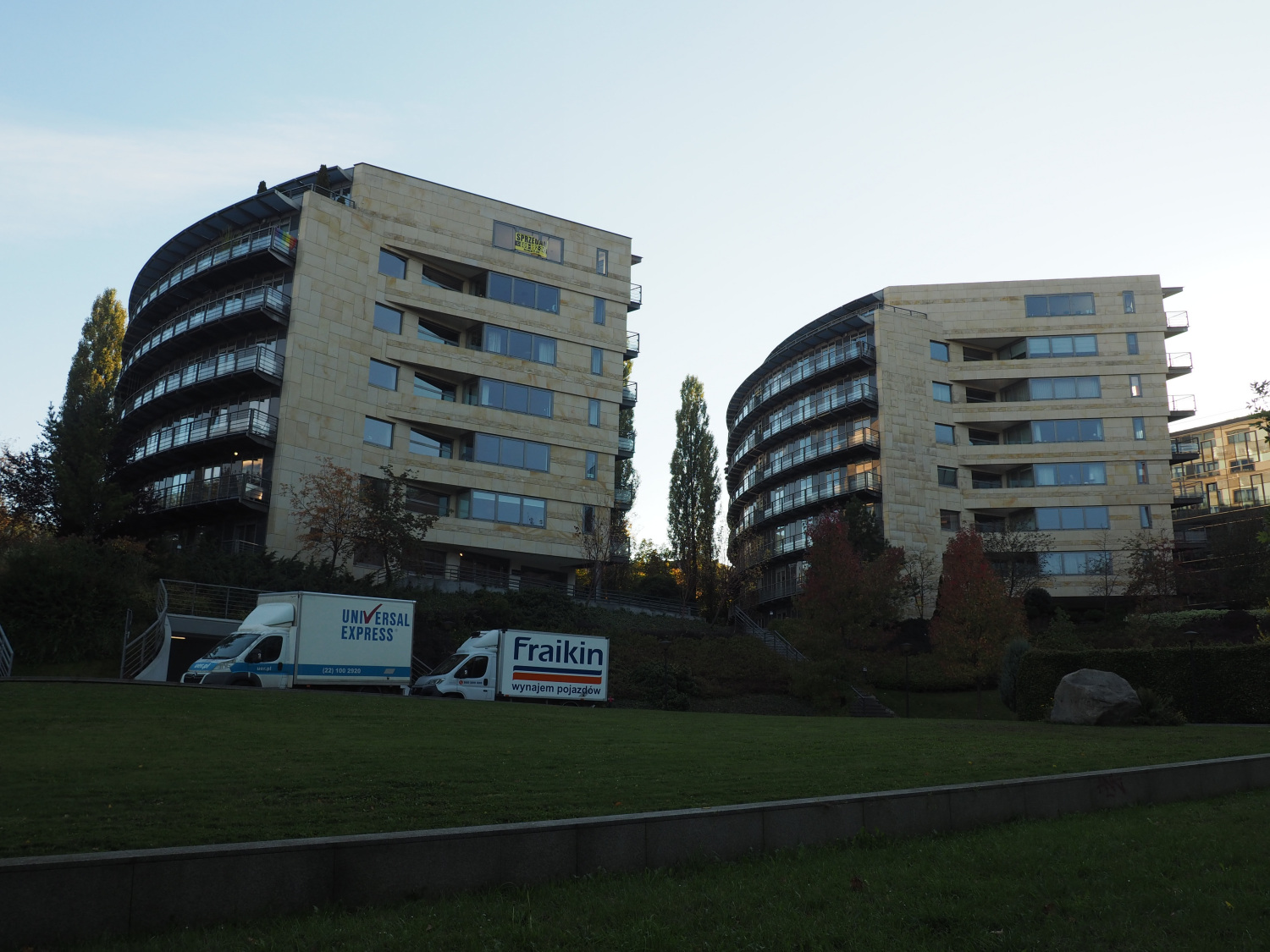 Zdjęcie architektury budynku Apartamenty Holland Park
